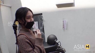 股人出租车猎物_股人タクシー_獲物_一到五话一口气看完_中文字幕_无修正