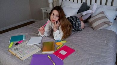 斗鱼清纯嫩妹 莹莹宝 骚舞自慰福利 前凸后翘极品身材 摇臀晃乳诱人心魄 双指扣弄无毛嫩穴 刺激十足！