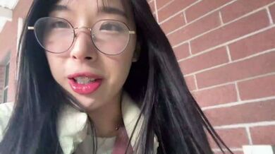 合租房冒死偷窥对门的美女洗澡B毛非常的浓郁性欲一定很强